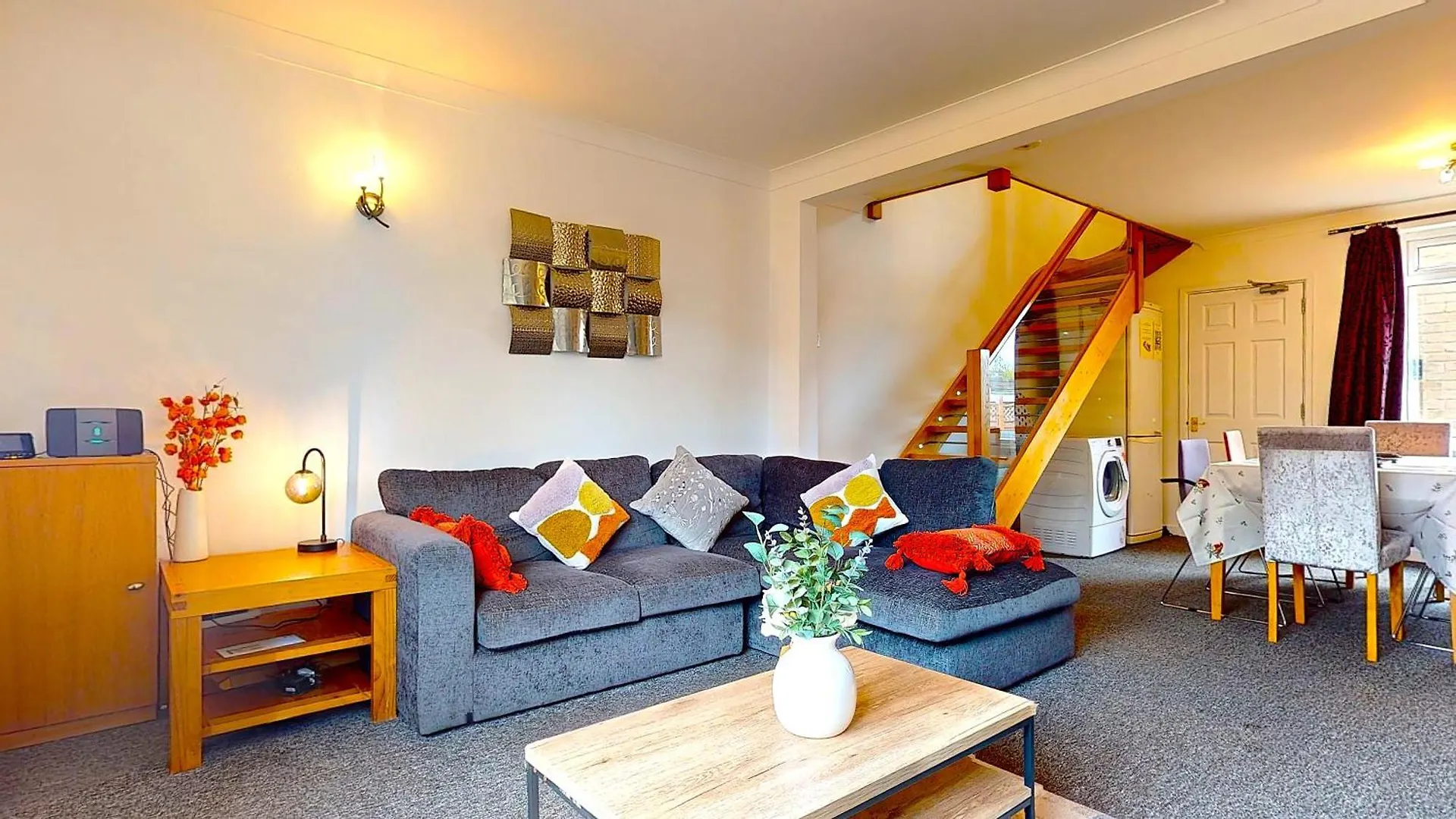 Holiday home Sleeps 10, Free Parking, Close To Science Park, King Size Bed Milton