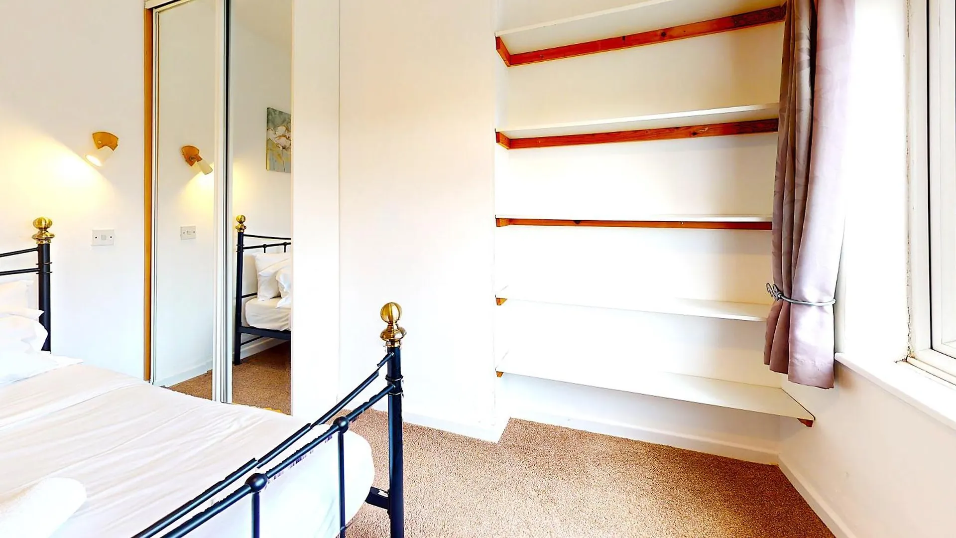 Holiday home Sleeps 10, Free Parking, Close To Science Park, King Size Bed Milton  United Kingdom