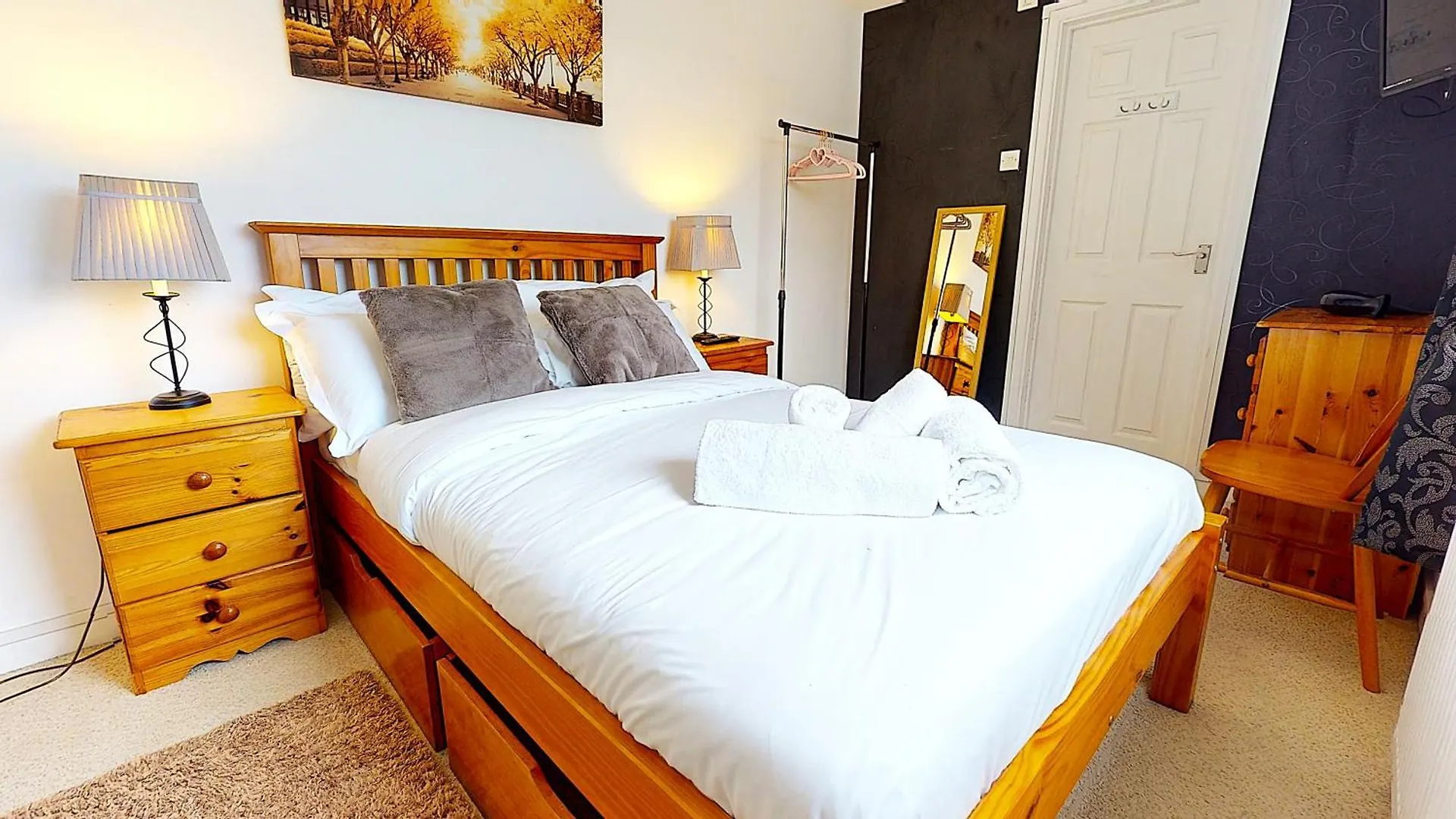 Sleeps 10, Free Parking, Close To Science Park, King Size Bed Milton  0*, Milton (Cambridgeshire)